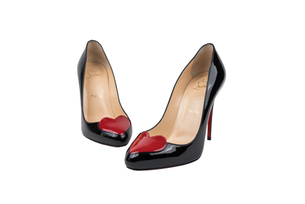 Christian Louboutin Black So Kate Pumps Heart Applique Patent Leather Size 37